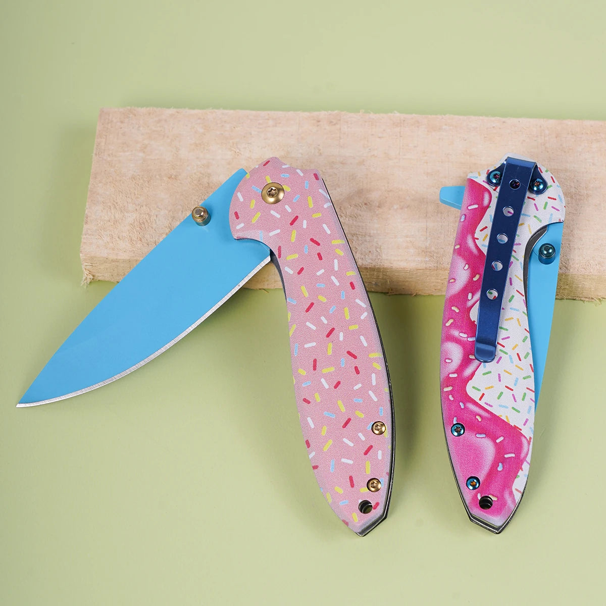 Premium Stainless Steel Pocket Knife Men’s folding EDC multi-tool (outdoors/fruit) – donut-pattern handle. For camping, hiking, exploration, DIY, daily use, fishing & hunting. Great gift for men: Valentine’s Day
